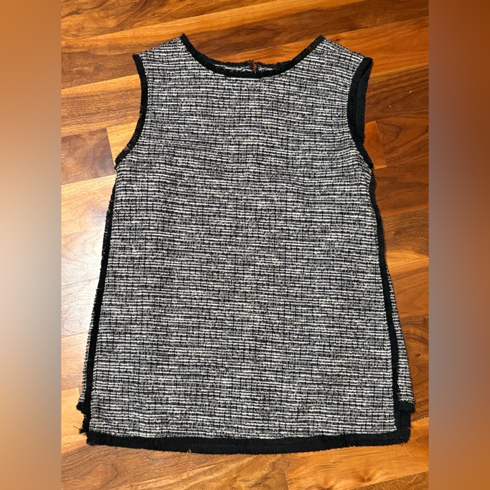 Banana Republic Black and White Top, ECU